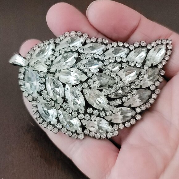 s-l400.jpg Vintage Weiss Large Rhinestone Leaf Shaped Brooch
